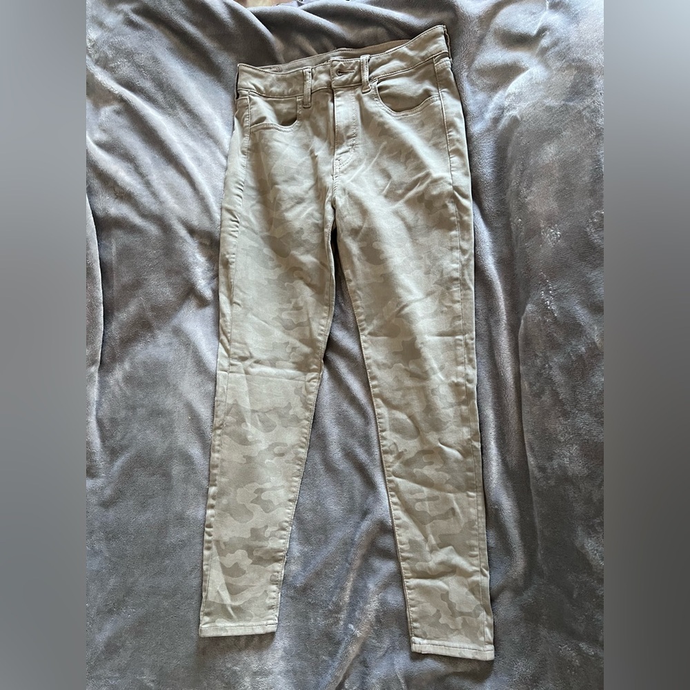 American Eagle Camouflage Skinny Pants